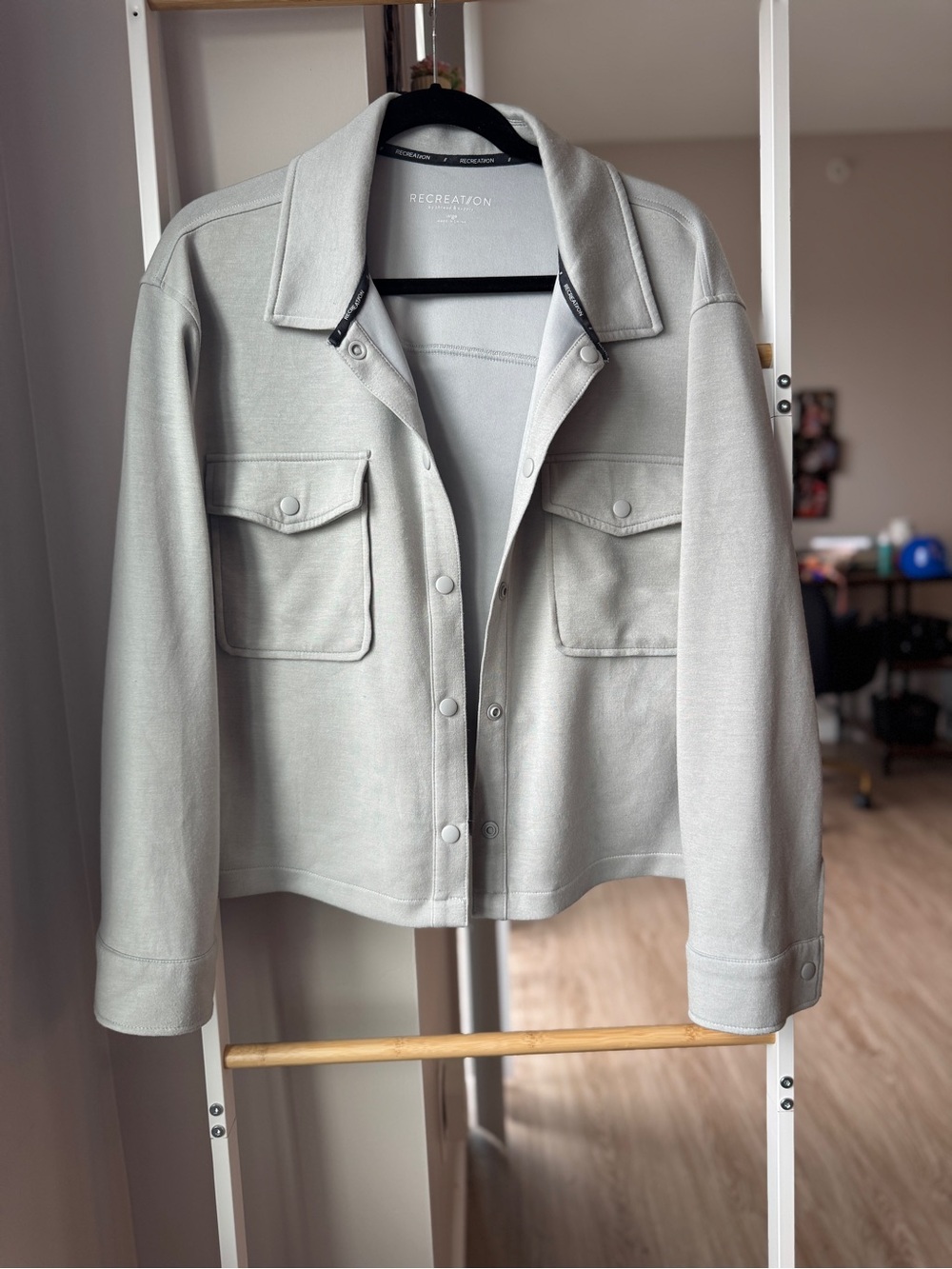 Recreation Women's Shacket Light Gray Jacket Thread & Supply Size Large